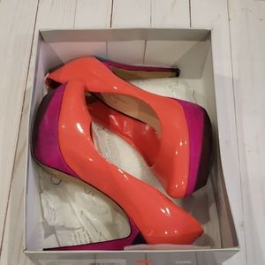 Color block Jessica Simpson pumps